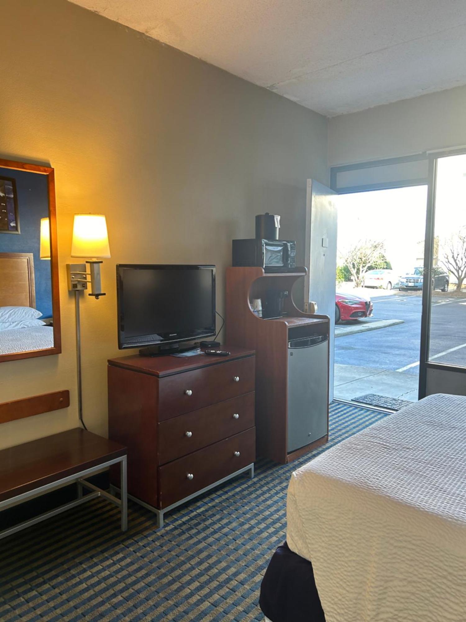 Days Inn By Wyndham Virginia Beach At The Beach Экстерьер фото